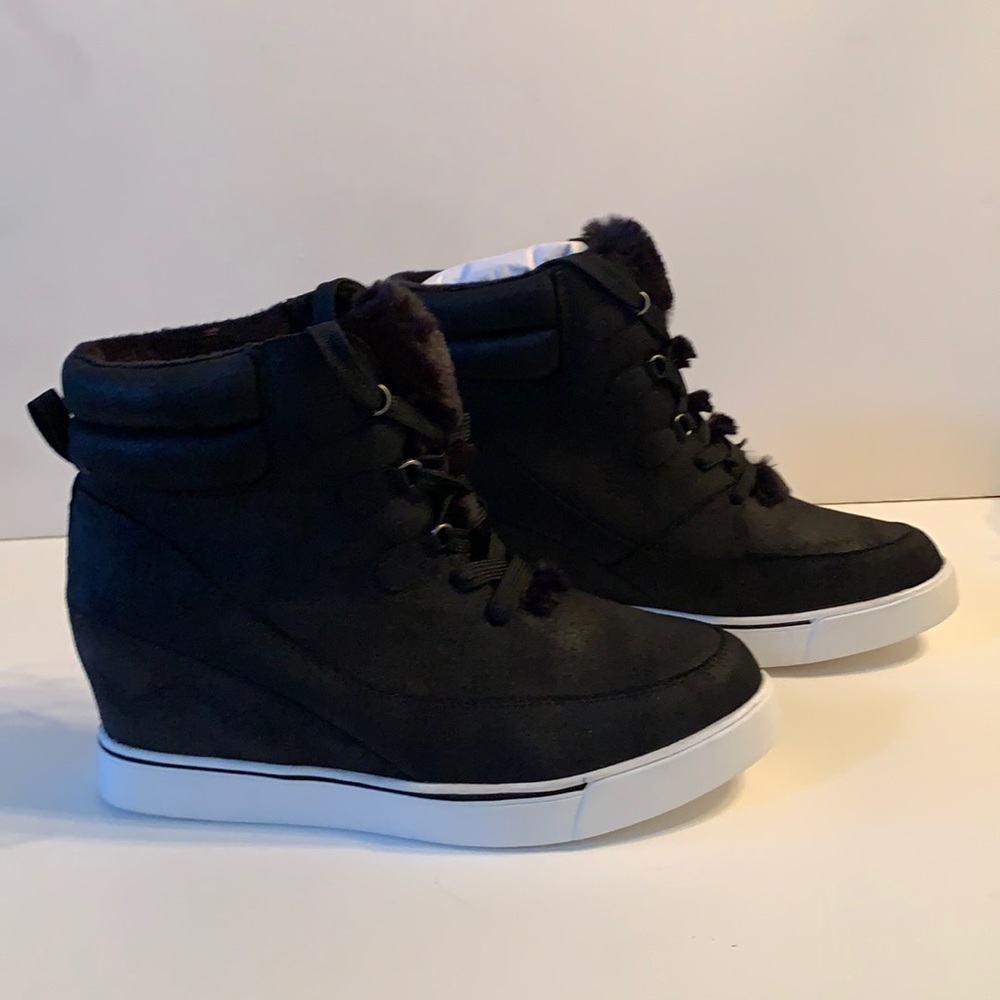 Sugar 10  Black Suede wedges booties sneakers NWOT